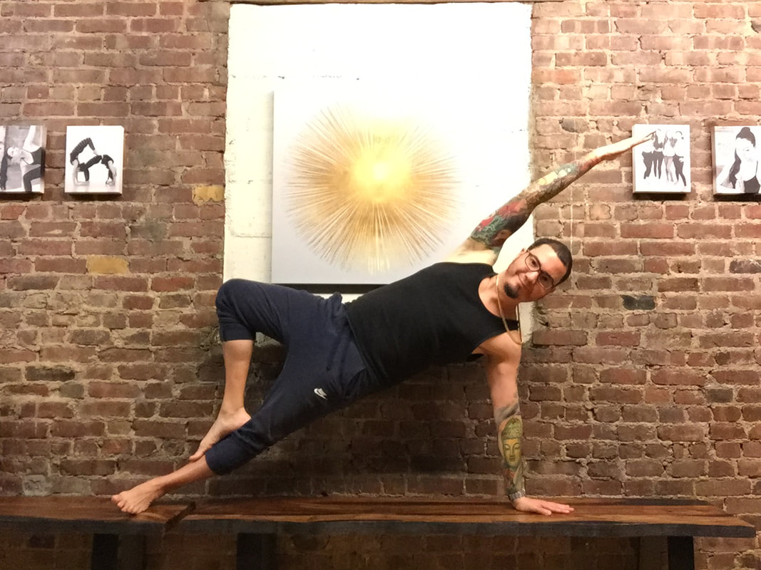 Vicyasa™ Victor Cotto side plank EarthYoga NYC virtual classes hot yoga power Flow
